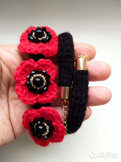 Набор украшений handmade из пряжи и бусин