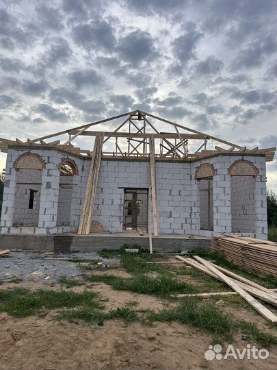 Бригада строителей