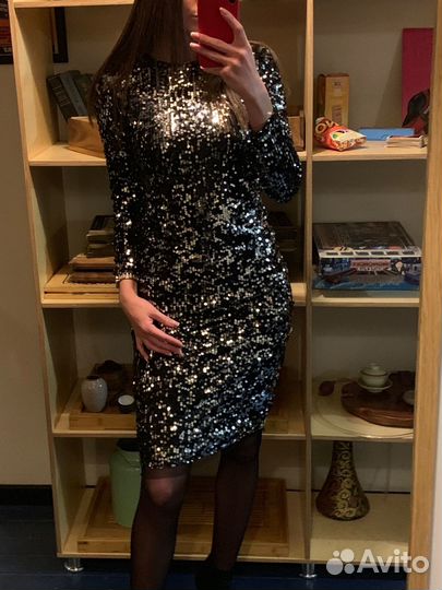 Платье в пайетках Lime