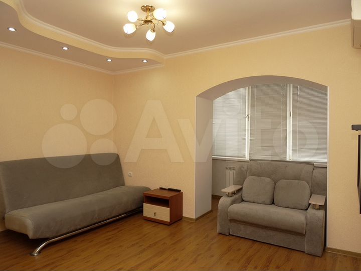 2-к. квартира, 53 м², 3/6 эт.