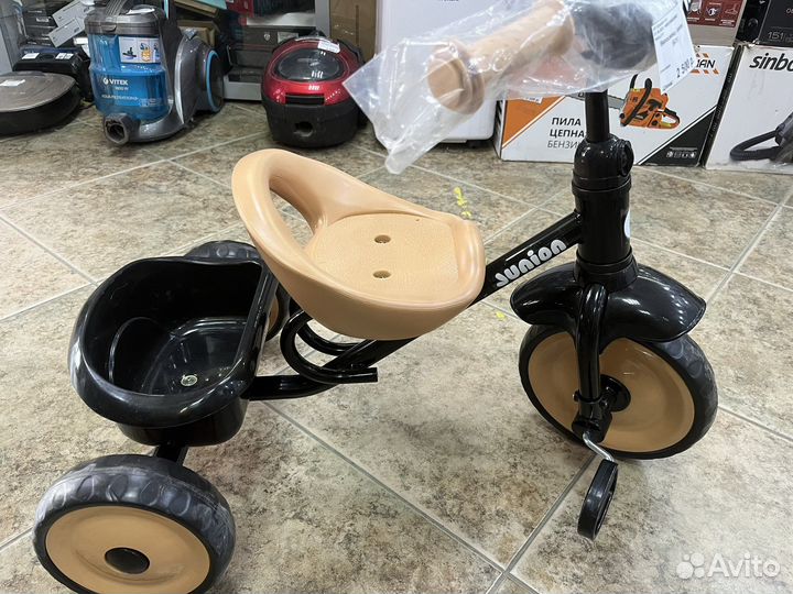 Трехколесный велосипед