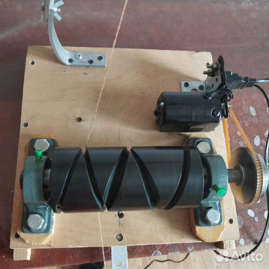 Электрическая моталка для пряжи