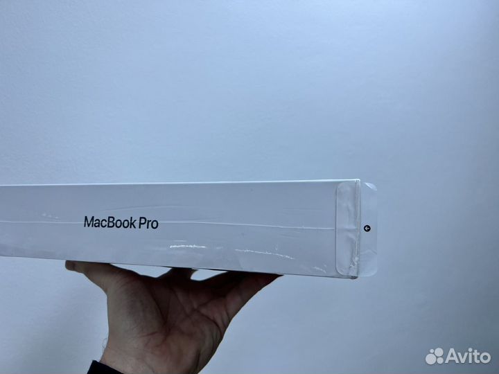 Hoвый MacBook 13 Pro M2 8/256+