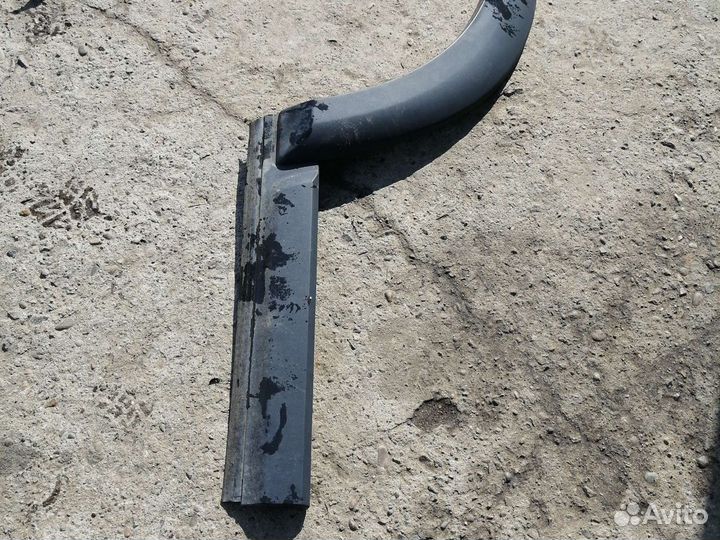 Молдинг двери discovery 3