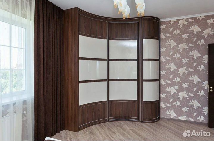 Угловой шкаф