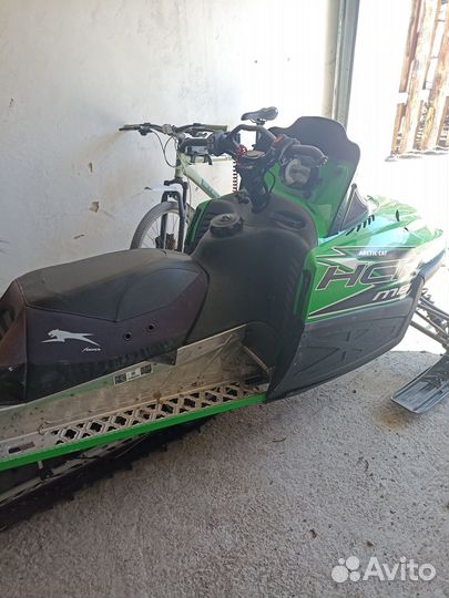 Продам снегоход Arctic Cat M8