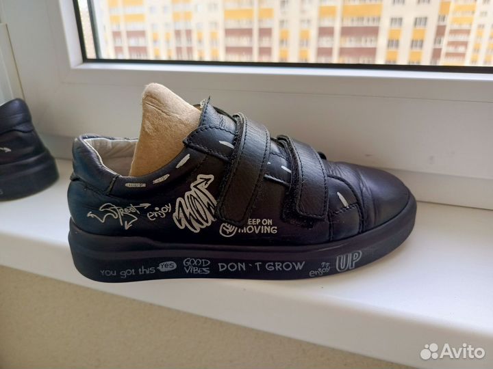 Кроссовки Котофей 34 р