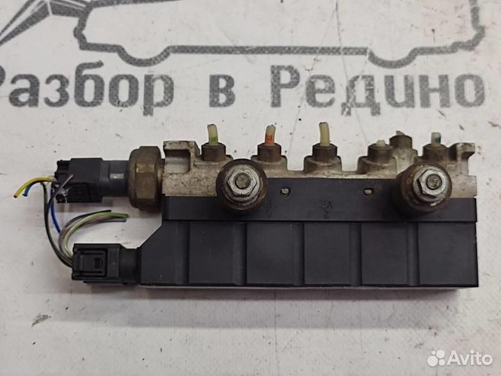 Блок клапанов пневмоподвески w220 S-class 112.9