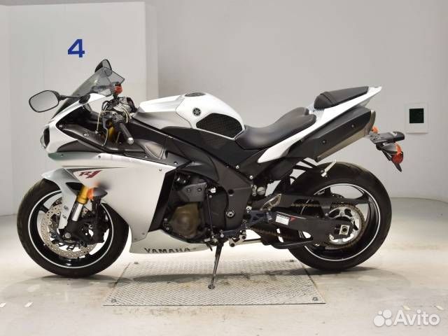 Yamaha YZF-R1