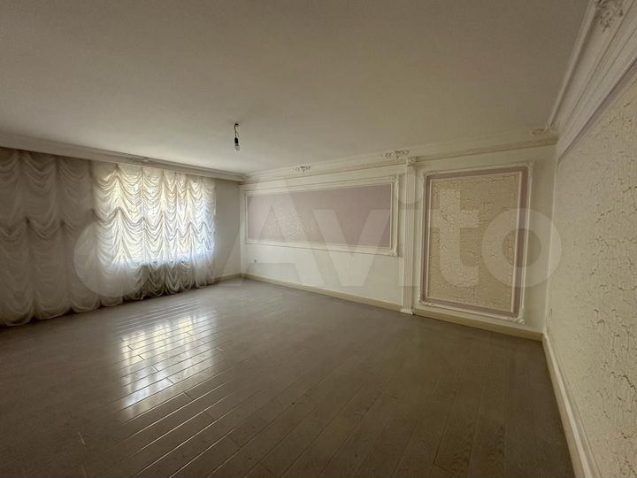 2-к. квартира, 74 м², 1/5 эт.