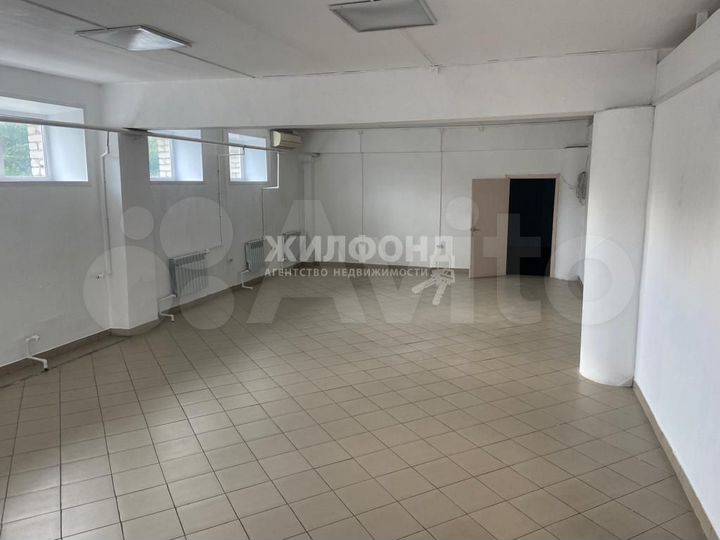 Продам торговое помещение, 452 м²