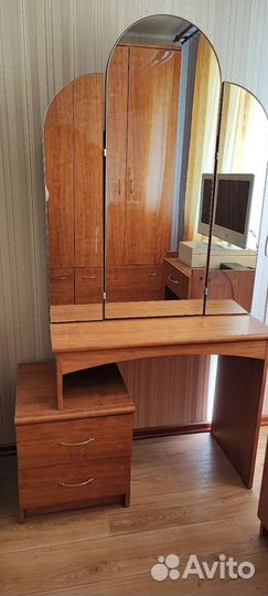 Трюмо с тумбочками. Бронь для Екатерины