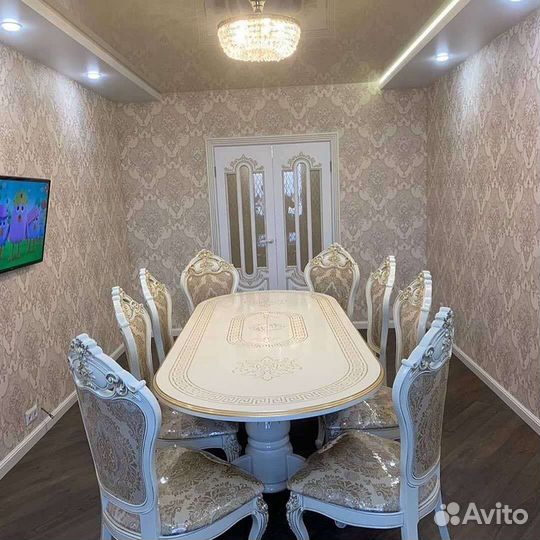 Стол кухонный