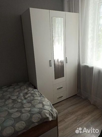 Шкаф трехстворчатый Трио 2