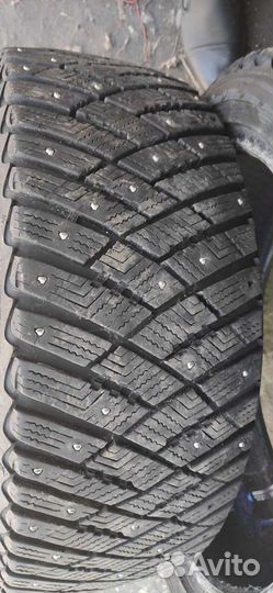 Goodyear UltraGrip 225/45 R18