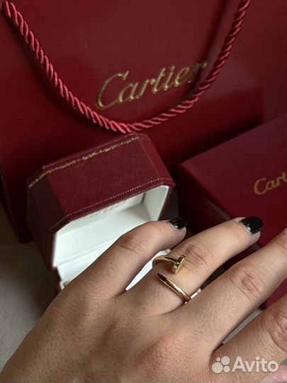 Золотое кольцо Cartier гвоздь