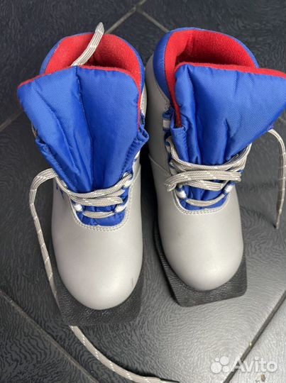 Лыжные ботинки