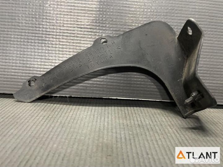 Подкрылок задний правый toyota wish