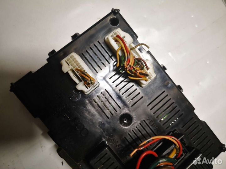 Блок комфорта Nissan Micra K12E