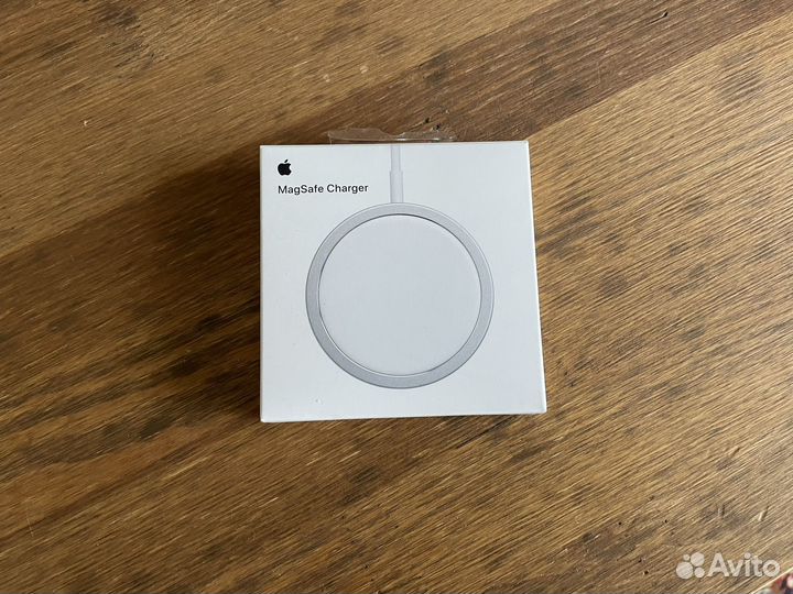 Зарядка на iPhone Magsafe Charger