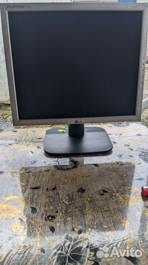 Монитор LG