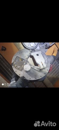 Крышка люка автоцистерны