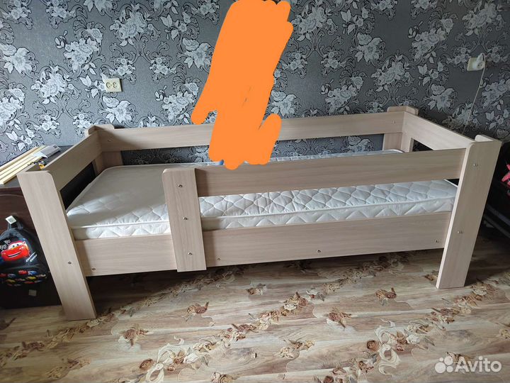 Кровать