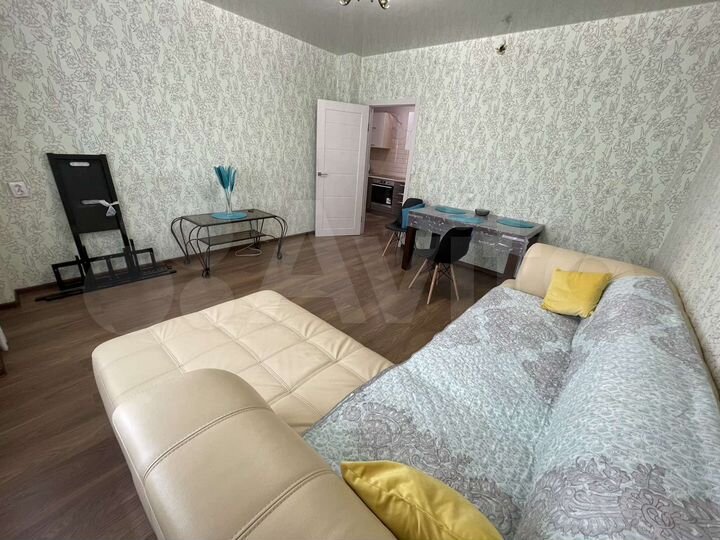 2-к. квартира, 54 м², 8/10 эт.