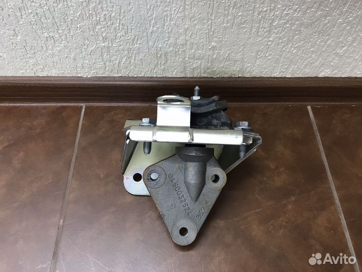 Опора кпп Лада Веста