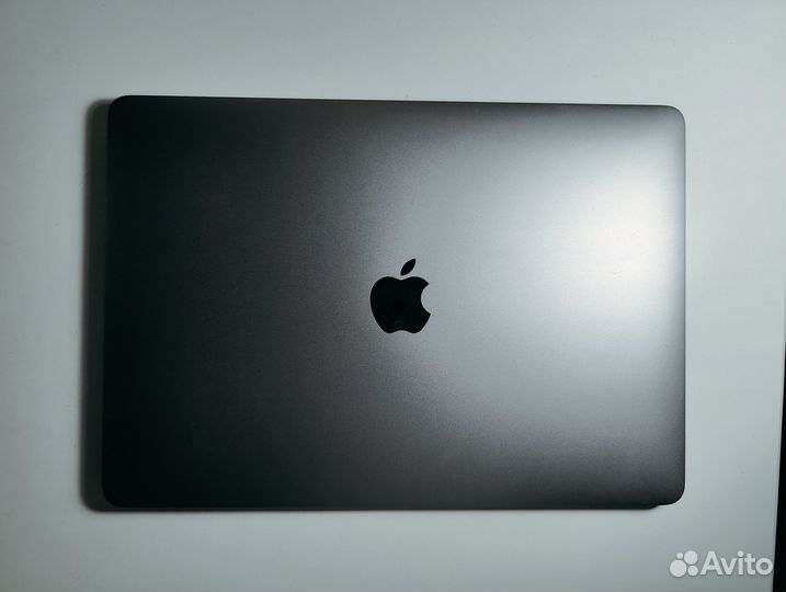 Продам Macbook Pro 13 2017 А1706 с Touch Bar