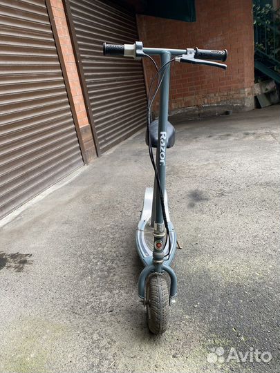 Электросамркат Razor E300s с сиденьем