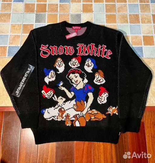 Свитер Supreme Snow White