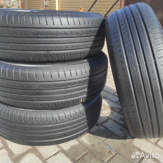 Yokohama BluEarth E51 215/70 R17