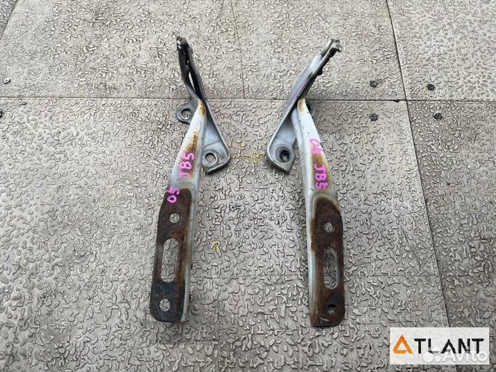 Петля капота honda life