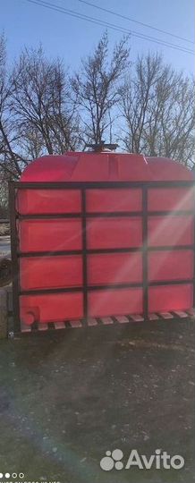 Емкость для хранения топлива и других веществ