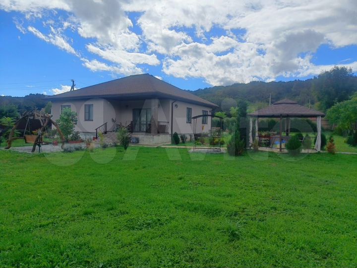 Дом 380 м² на участке 32 сот.