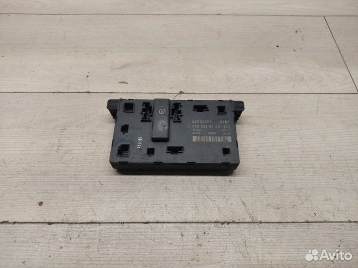 Блок управления дверьми левый Mercedes Vito W639