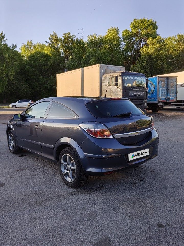 Opel Astra GTC: фото владельца