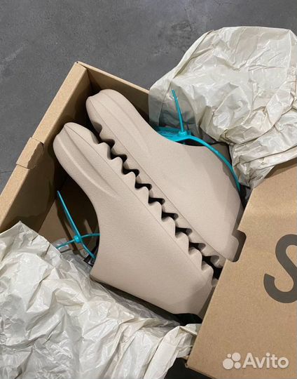 Adidas yeezy slide Оригинал Пойзон