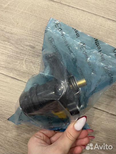 Quattro Freni Термостат Opel Astra J 1.4