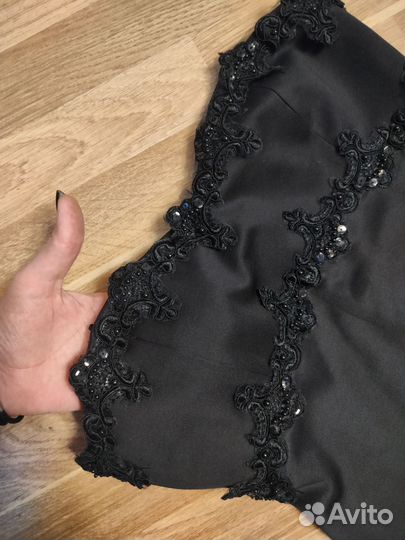 Платье чёрное без бретелей с открытой спиной 46