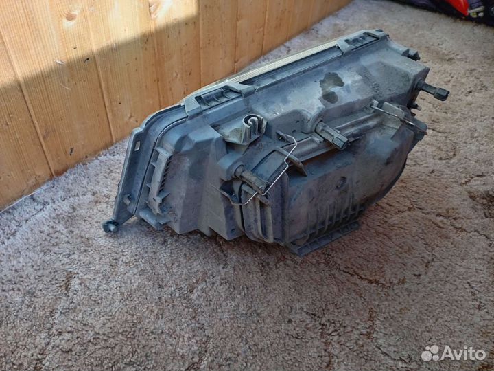 Фара правая Mercedes W124 рестайлинг