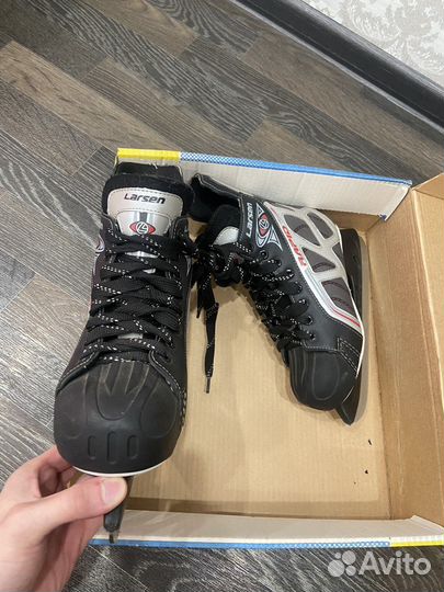 Коньки хоккейные