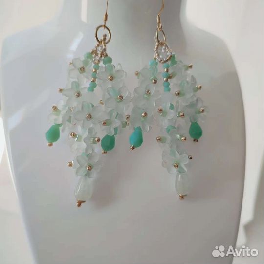 Украшение из бисера и камней