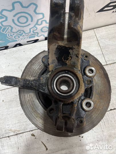 Кулак передний левый Ford Focus 3