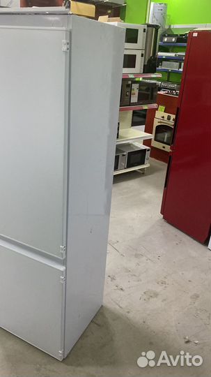 Встраиваемый холодильник Hansa BK316.3FA, белый