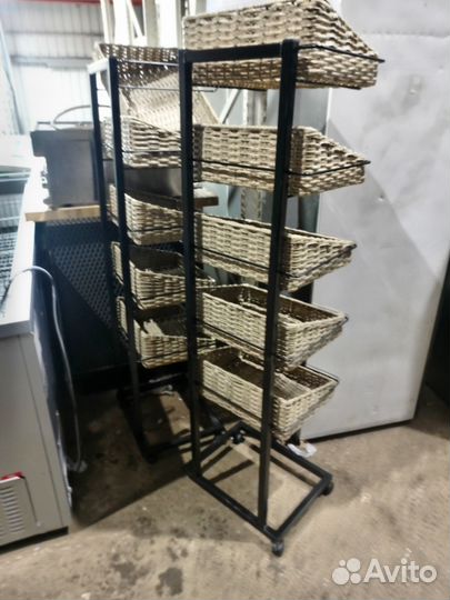 Стойка с плетеными корзинами 43/35/153 5 корзин на