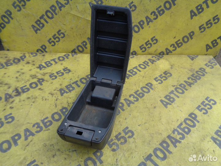 Подлокотник LADA Priora