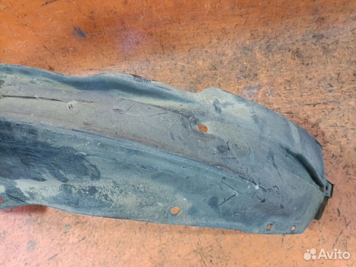 Подкрылок Honda Capa GA4 передний левый