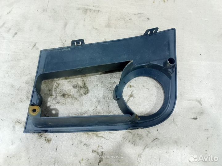 A9608857874 Рамка противотуманной фары Actros